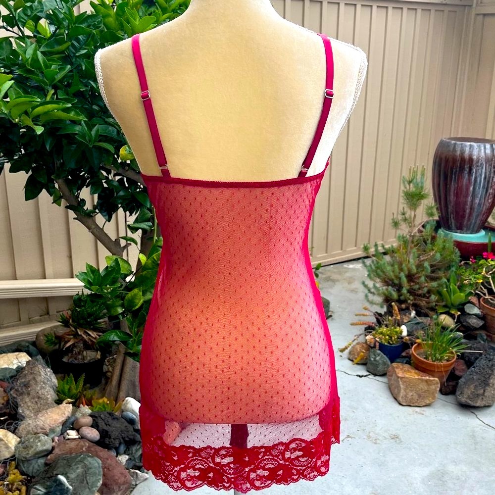 Frederick's sexy red/pink slip - Picture 5 of 8